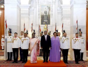PRESIDENT OF INDIA HOSTS PRESIDENT OF ANGOLA