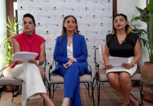 L RGeetajali Gupta Co founder The Common TableTCT Leena Gupta Author Anchor Within Bani Cheema Co Founder TCT interacting with media at the unveiling of TCT during which Leenas book was also launch